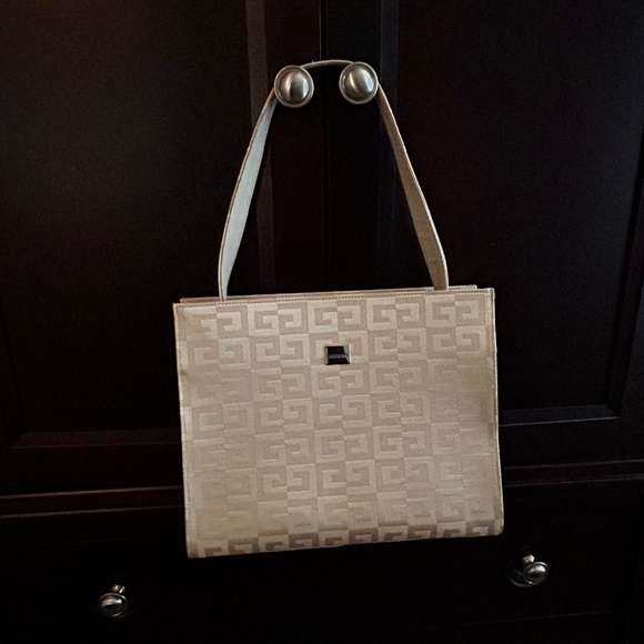 Sale! Rare Givenchy 4G Logo Monogram Beige Shoulder Bag - Picture 10 of 16